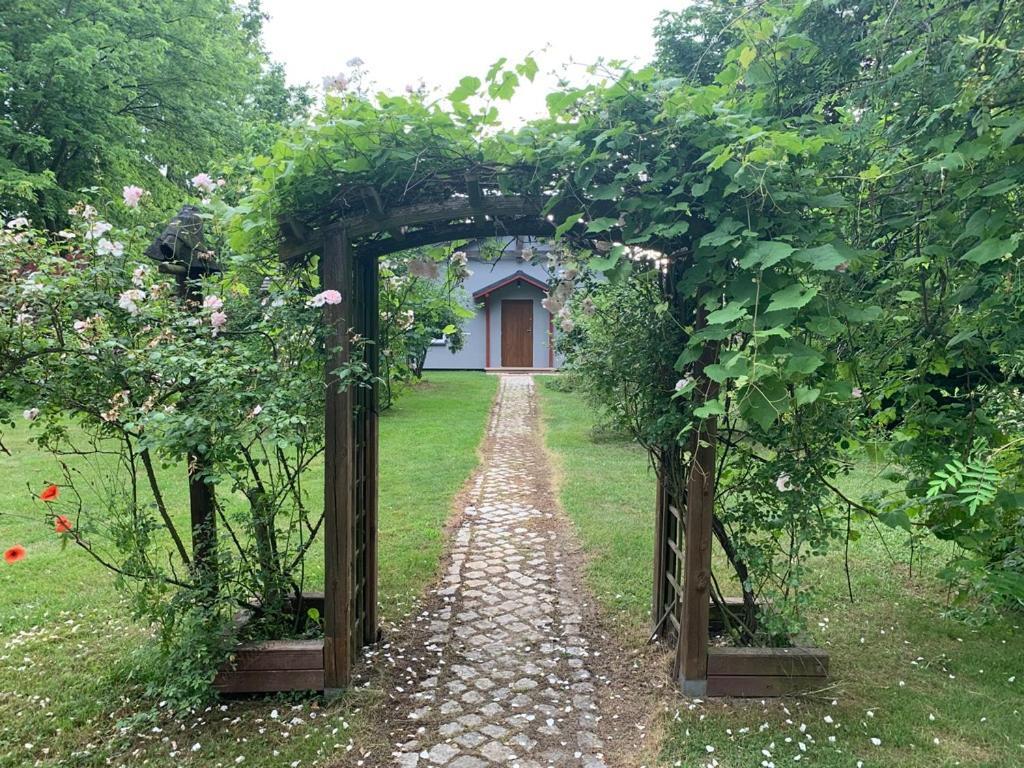 Apartamenty Podwarszawskie Stara Wies  Exteriör bild